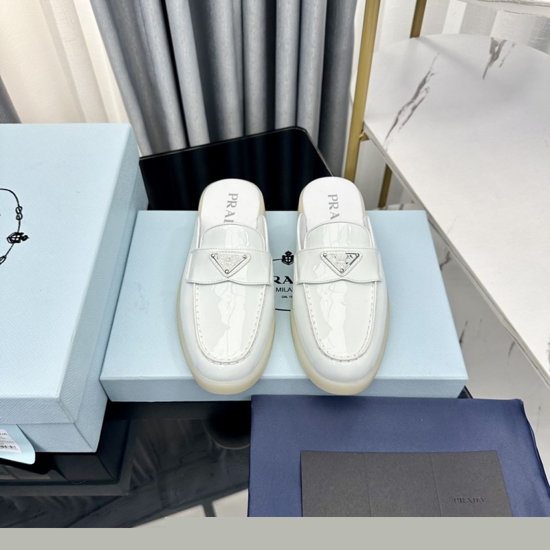Pra*a casual shoes
